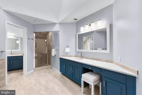 Bath - 1200 Marinaview Dr, Arnold, MD 21012 photo 3 of 7
