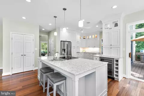 Kitchen - 1200 Marinaview Dr, Arnold, MD 21012 photo 3 of 5