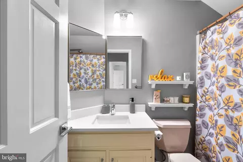Bath - 1200 Marinaview Dr, Arnold, MD 21012 photo 5 of 7