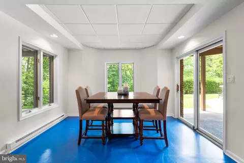 Dining - 1200 Marinaview Dr, Arnold, MD 21012 photo 3 of 3