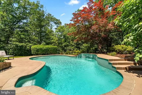 Exterior - 1200 Marinaview Dr, Arnold, MD 21012 photo 2 of 21