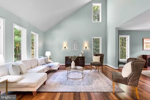 Living - 1200 Marinaview Dr, Arnold, MD 21012 photo 1 of 1