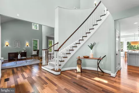Entry Way - 1200 Marinaview Dr, Arnold, MD 21012 photo 1 of 2