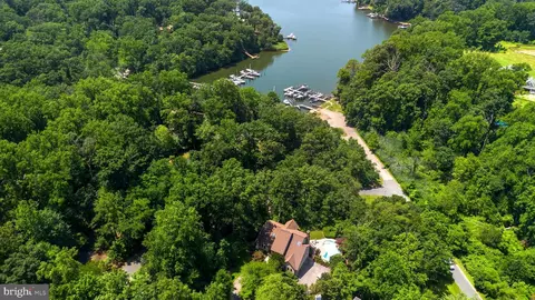 1200 Marinaview Dr, Arnold, MD 21012