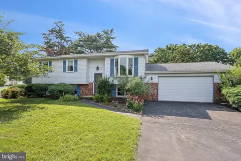 1554 Marco Dr, Pasadena, MD 21122