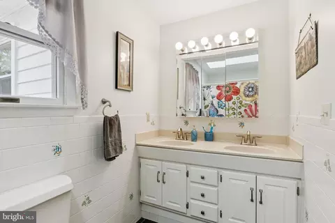 1554 Marco Dr, Pasadena, MD 21122 photo 16