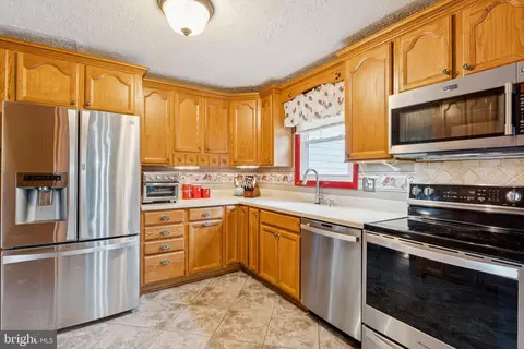 1554 Marco Dr, Pasadena, MD 21122 photo 9