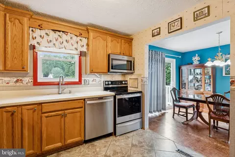 1554 Marco Dr, Pasadena, MD 21122 photo 8