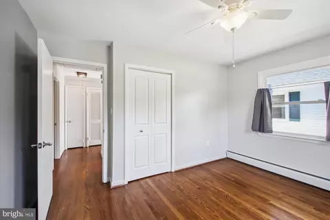 Entry Way - 1482 Friendly Rd, Pasadena, MD 21122 photo 4 of 8