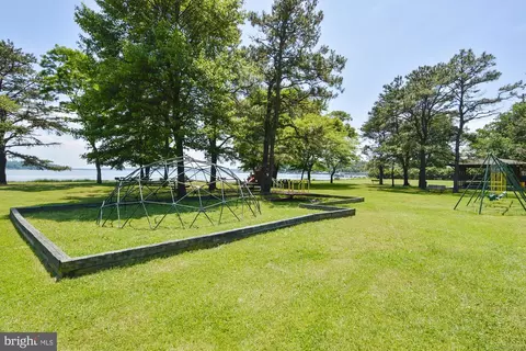 Exterior - 1482 Friendly Rd, Pasadena, MD 21122 photo 11 of 11