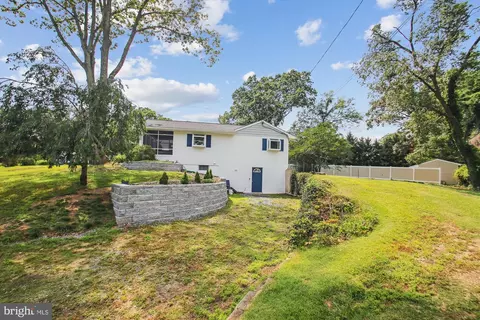 Exterior - 1482 Friendly Rd, Pasadena, MD 21122 photo 5 of 11