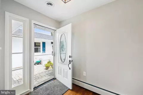 Entry Way - 1482 Friendly Rd, Pasadena, MD 21122 photo 1 of 8