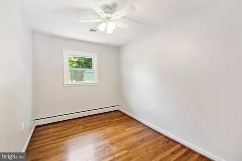 Bedroom - 1482 Friendly Rd, Pasadena, MD 21122 photo 6 of 7