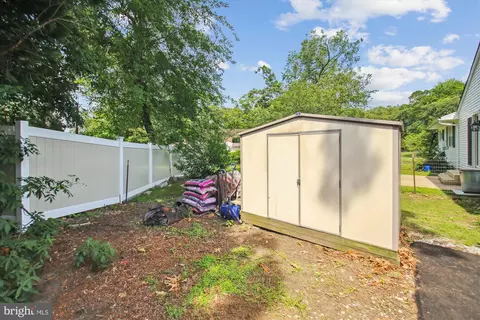 Exterior - 1482 Friendly Rd, Pasadena, MD 21122 photo 7 of 11