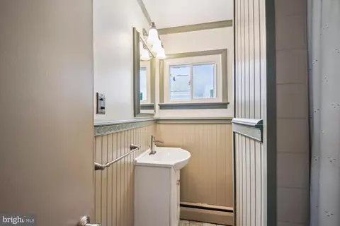 Bath - 1482 Friendly Rd, Pasadena, MD 21122 photo 1 of 3
