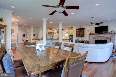 Dining - 1539 Pine Whiff Ave, Edgewater, MD 21037 photo 1 of 1