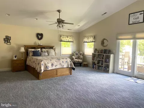 Bedroom - 1539 Pine Whiff Ave, Edgewater, MD 21037 photo 4 of 7