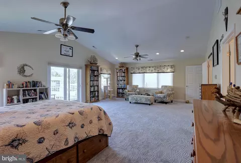 Bedroom - 1539 Pine Whiff Ave, Edgewater, MD 21037 photo 5 of 7