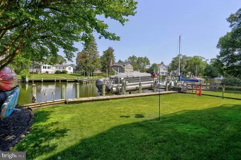 Exterior - 1539 Pine Whiff Ave, Edgewater, MD 21037 photo 10 of 13
