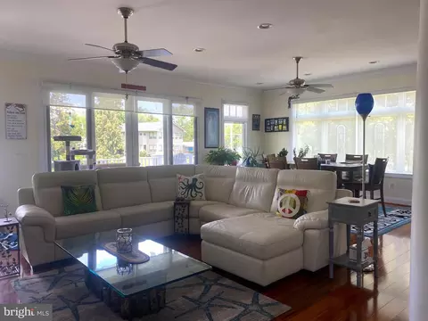 Living - 1539 Pine Whiff Ave, Edgewater, MD 21037 photo 2 of 3