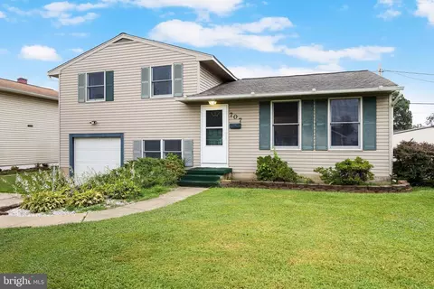707 Delmar Ave, Glen Burnie, MD 21061