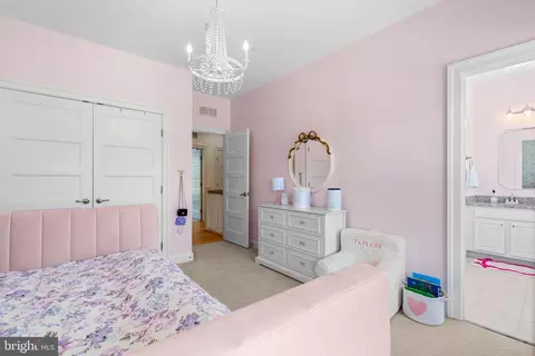 Bedroom - 1013 Shore Acres Rd, Arnold, MD 21012 photo 5 of 9