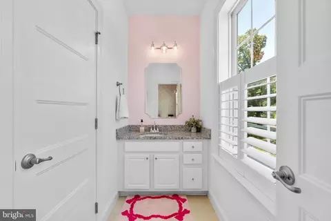Entry Way - 1013 Shore Acres Rd, Arnold, MD 21012 photo 5 of 7