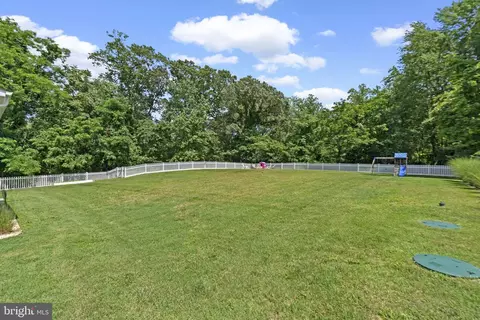 Exterior - 1013 Shore Acres Rd, Arnold, MD 21012 photo 3 of 5