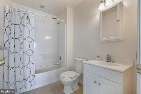 Bath - 8227 Bayside Dr, Pasadena, MD 21122 photo 2 of 3