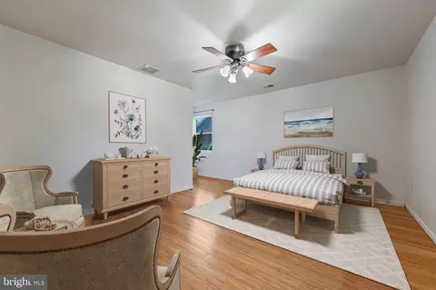 Bedroom - 8227 Bayside Dr, Pasadena, MD 21122 photo 6 of 6