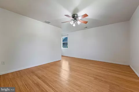Living - 8227 Bayside Dr, Pasadena, MD 21122 photo 13 of 14