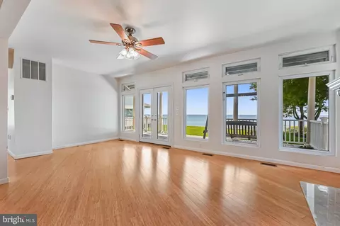 Living - 8227 Bayside Dr, Pasadena, MD 21122 photo 5 of 14