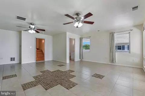 Living - 8227 Bayside Dr, Pasadena, MD 21122 photo 12 of 14
