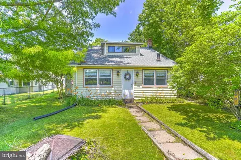 6004 Melbourne Ave, Deale, MD 20751