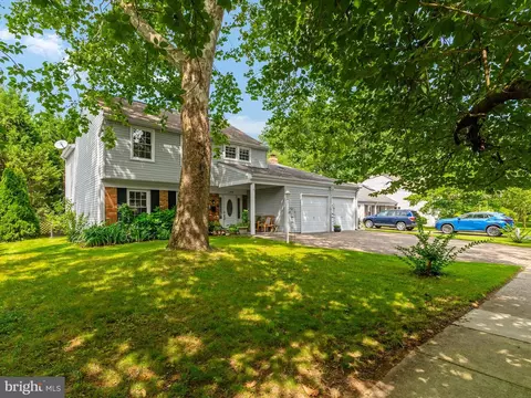 1909 Harcourt Ave, Crofton, MD 21114 photo 2