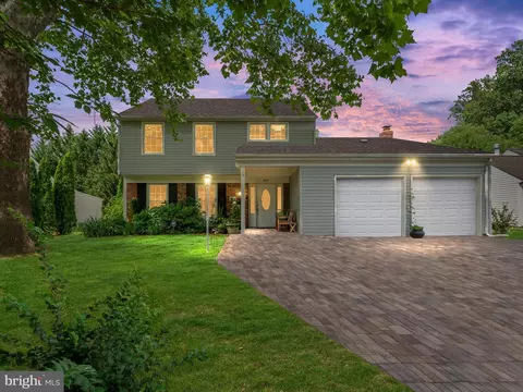 1909 Harcourt Ave, Crofton, MD 21114