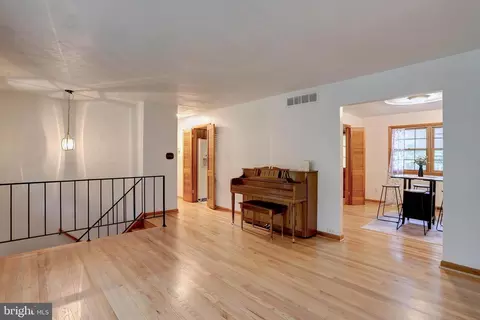 826 Meadow Rd, Severn, MD 21144 photo 8