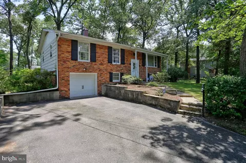 826 Meadow Rd, Severn, MD 21144 photo 3