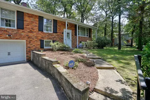 826 Meadow Rd, Severn, MD 21144 photo 2