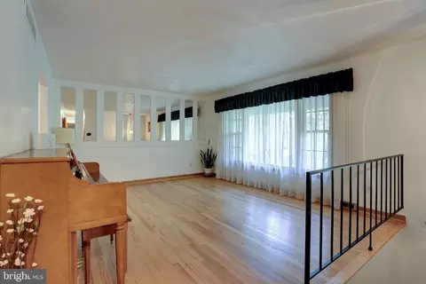 826 Meadow Rd, Severn, MD 21144 photo 6