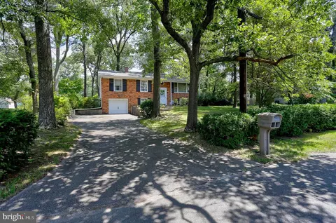 826 Meadow Rd, Severn, MD 21144 photo 4