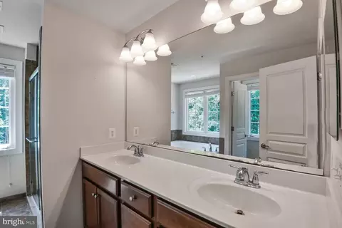 Bath - 1413 Triton Ct, Edgewater, MD 21037 photo 1 of 2