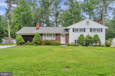 51 Sunset Dr, Severna Park, MD 21146