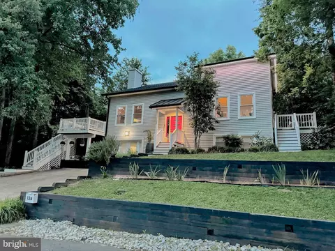 124 Shore Rd, Arnold, MD 21012