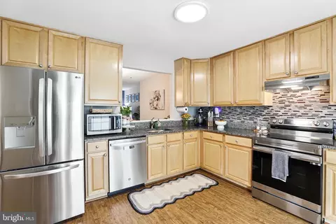 Kitchen - 1504 Ashburnham Dr, Crofton, MD 21114 photo 2 of 3