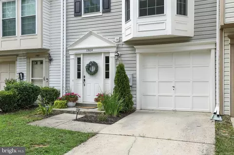 Exterior - 1504 Ashburnham Dr, Crofton, MD 21114 photo 2 of 9
