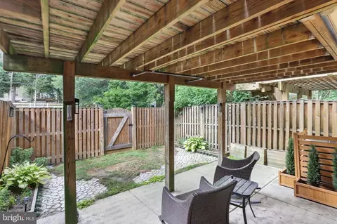 Exterior - 1504 Ashburnham Dr, Crofton, MD 21114 photo 6 of 9