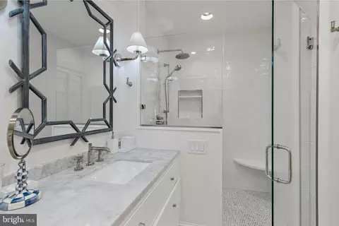 Bath - 60 Cornhill St, Annapolis, MD 21401 photo 2 of 4