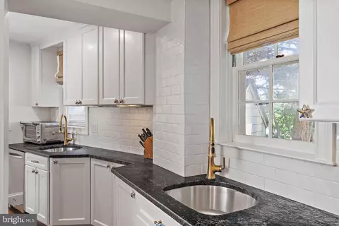 Kitchen - 60 Cornhill St, Annapolis, MD 21401 photo 4 of 4