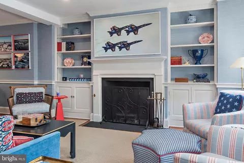 Living - 60 Cornhill St, Annapolis, MD 21401 photo 2 of 7